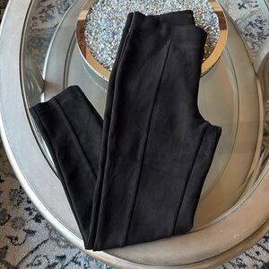 Black faux suede tapered women’s pants Sz S. Front seam very slumming.